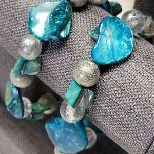 Blue glass beaded bracelet